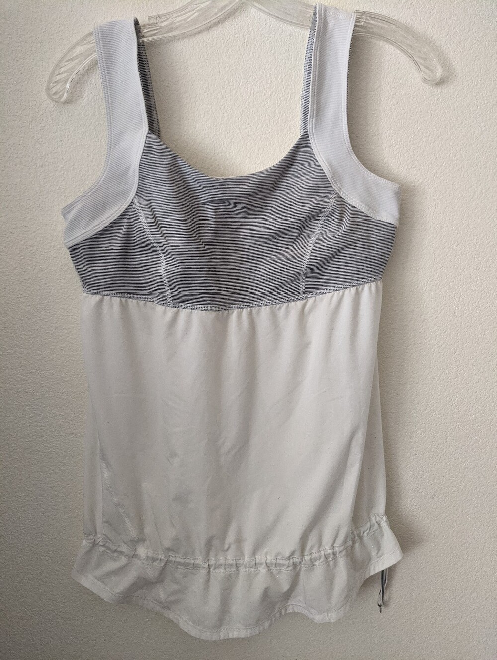 Lululemon Run Chase Me White & Gray Women's Athletic Tank Top Size 8